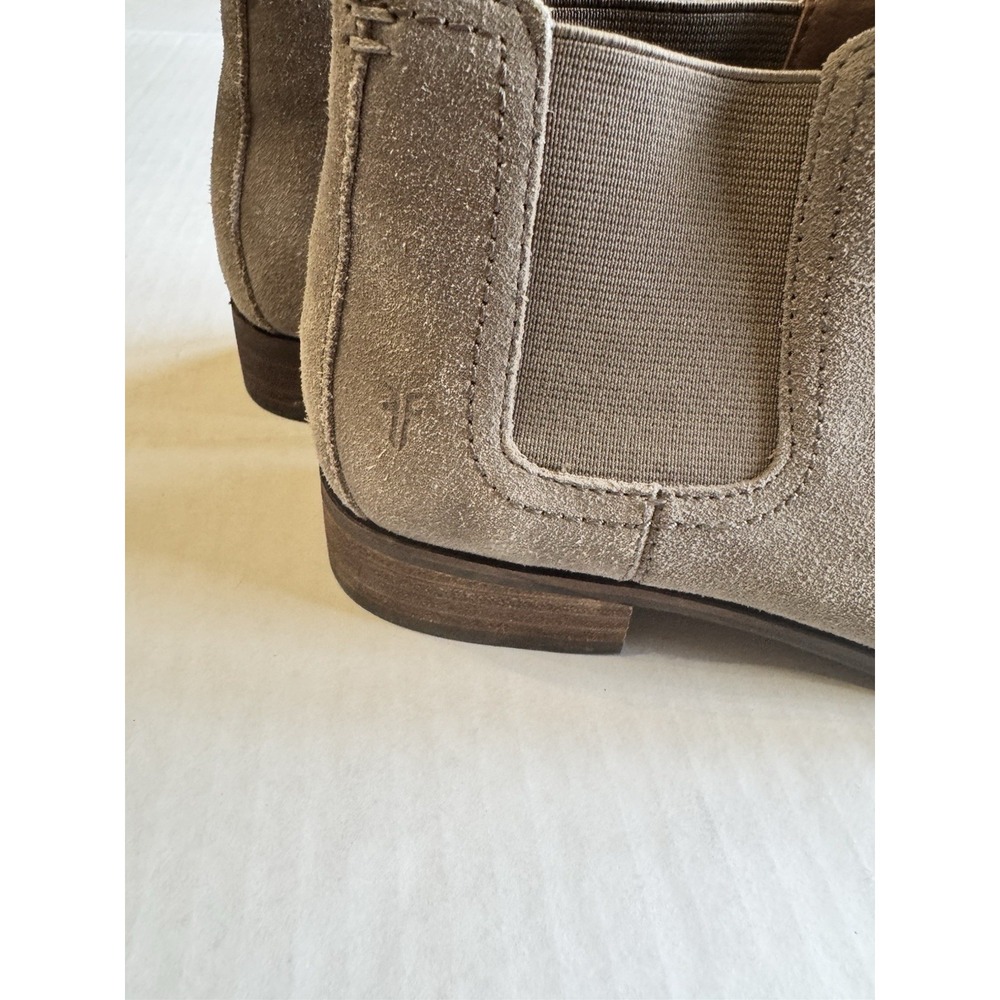 Frye Suede Chelsea Ankle Boots Booties Mushroom Taupe Women's 7 M - Picture 3 of 9